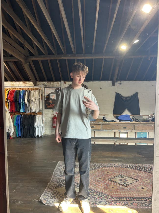 20 y/o looking for flatmates from summer! Main Photo