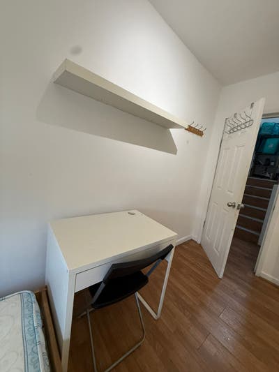 Large flat room in shared accommodation  Main Photo