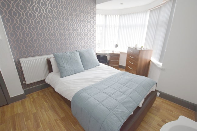 ✨ Supported Housing In Edgbaston, Ensuite Room✨  Main Photo