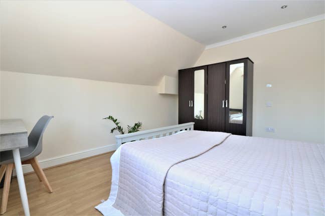 Spacious Double room 2 min from the station! Main Photo