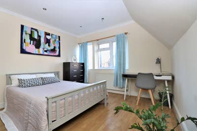 Spacious Double room 2 min from the station! Main Photo