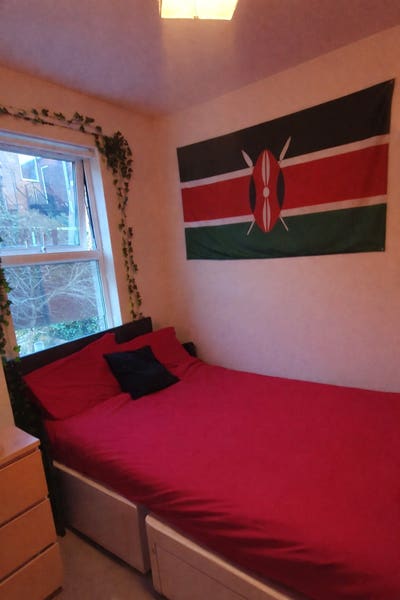 Spacious Room in Banner Cross Main Photo