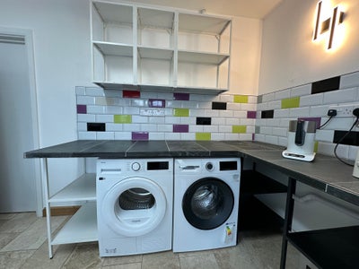 Bright Double Room  Cranfield all bills included  Main Photo