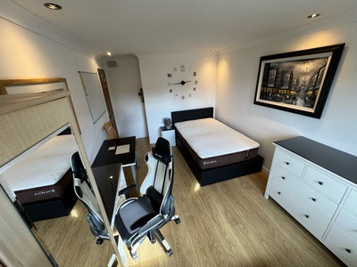 Double room in Irvine Main Photo