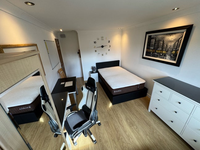 Double room in Irvine Main Photo