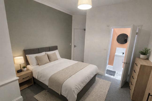 2 x rooms in newly refurbished house (one ensuite) Main Photo