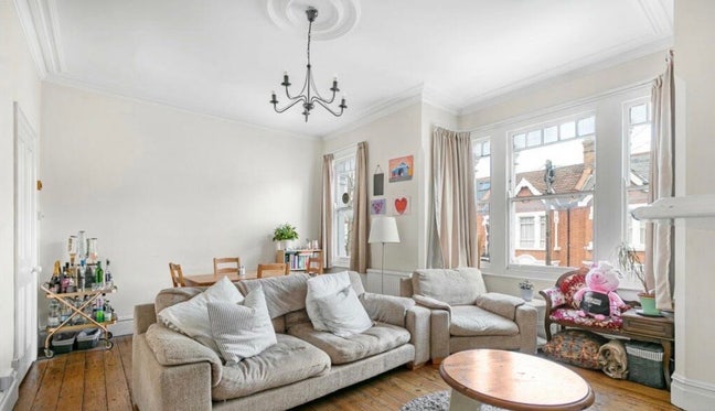 Room Available in 3 bed flat  Main Photo