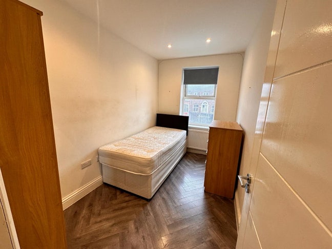 Northwood Hills Single Room Available  Main Photo