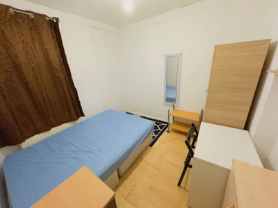 Nice DBL Room-6 min to Devon’s Road DLR-Bills Incl Main Photo