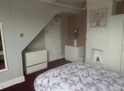 Beautiful newly decorated double room  Main Photo