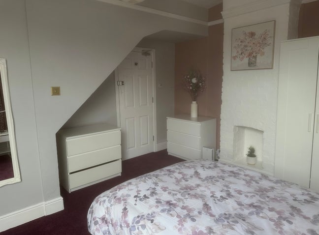 Beautiful newly decorated double room  Main Photo