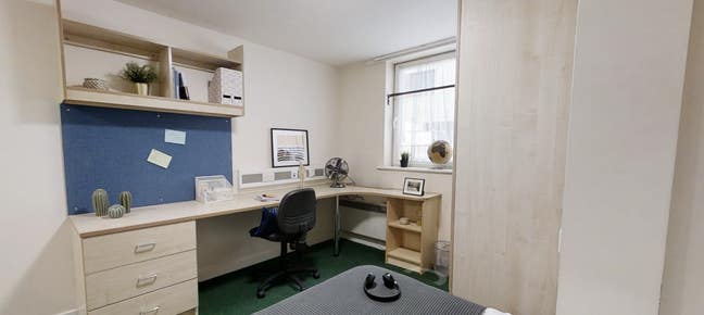 Burley CLV Bronze Plus Room Available &pound;145pw Main Photo