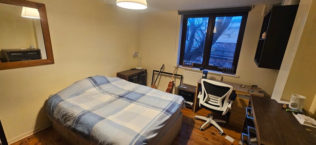 Large Double Bedroom - Bow Church Main Photo