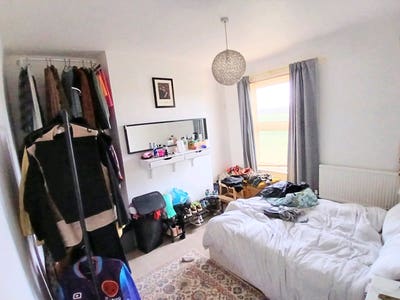 Double room in quiet 3 bed next to Wanstead flats Main Photo