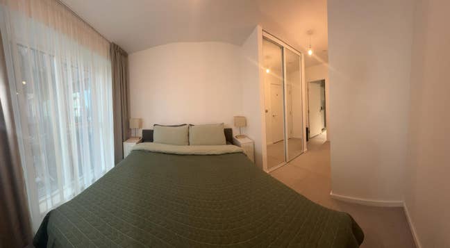 Modern Ensuite Room (New Build) next to station  Main Photo