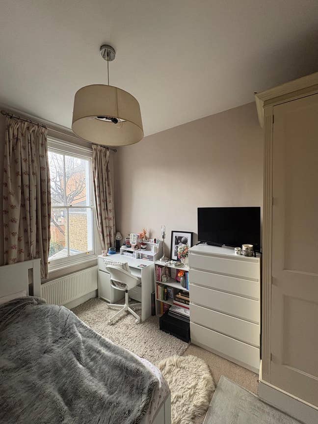 Cosy Double Bedroom in Terraced Wandsworth House Main Photo
