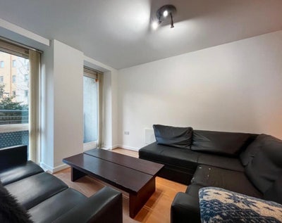 Furnished Double bedroom available  Main Photo