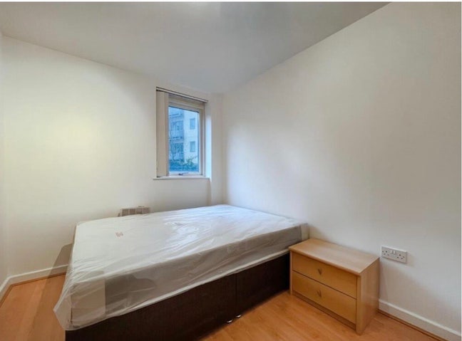 Furnished Double bedroom available  Main Photo