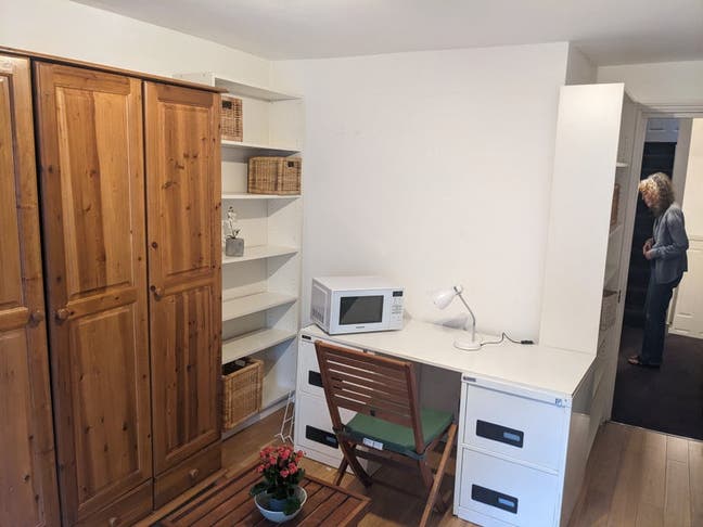 78y/o landlady seeks kind tenant  Main Photo