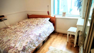 Double and Single rooms in an awesome house!  Main Photo