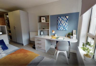 Students Only/Studio Available at Iq Hoxton Main Photo