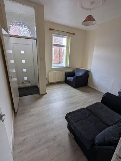 Spacious 2-bed house in Abbey Hey, Manchester, M18 Main Photo