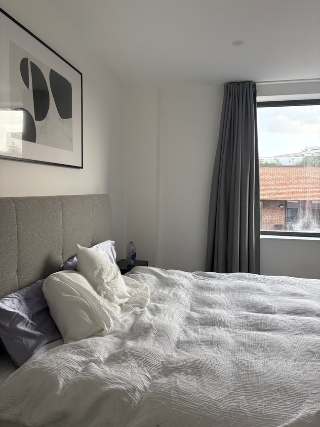 En-Suite in a shared Apartment  Main Photo