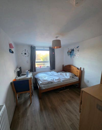 Double room for rent in 3 bedroom flat. Main Photo