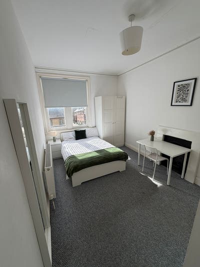 20% OFF MARCH Stunning Ensuite Rooms available now Main Photo