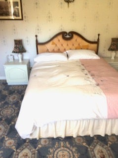 Spacious fully furnished room in a county house Main Photo