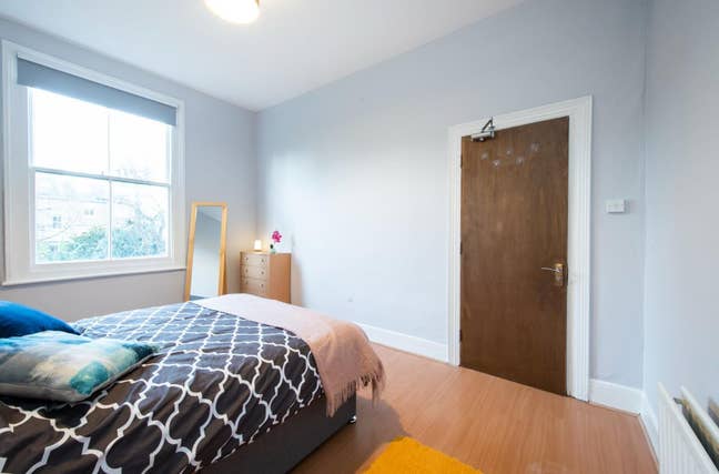 Comfortable living &pound;1100 pcm in SW9 - Room D Main Photo