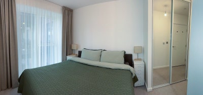 Modern Ensuite (New Build) next to station Zone 2 Main Photo