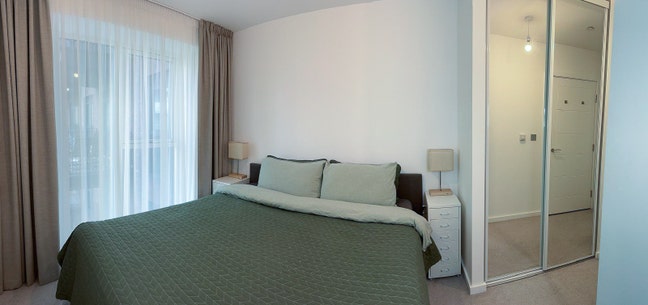 Modern Ensuite (New Build) next to station Zone 2 Main Photo