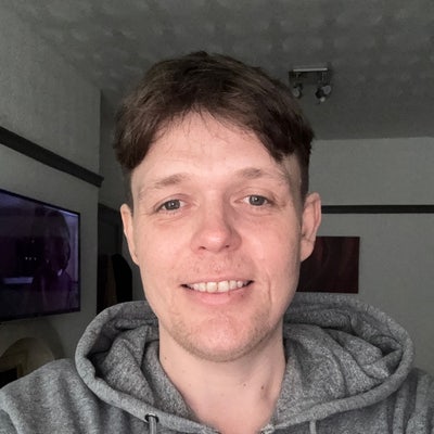Professional Male seeks a single or double room Main Photo