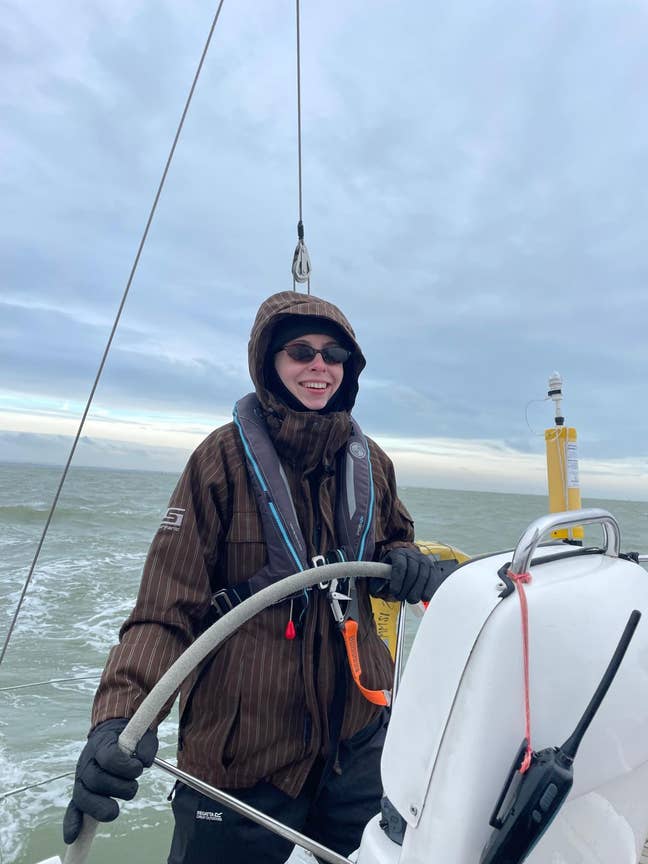 Looking for room, self contained, or buddy ups Main Photo