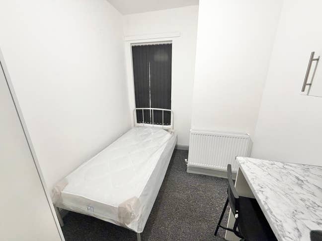 Uc/Dss - Clean & Modern Single Rooms - Free Rent Main Photo