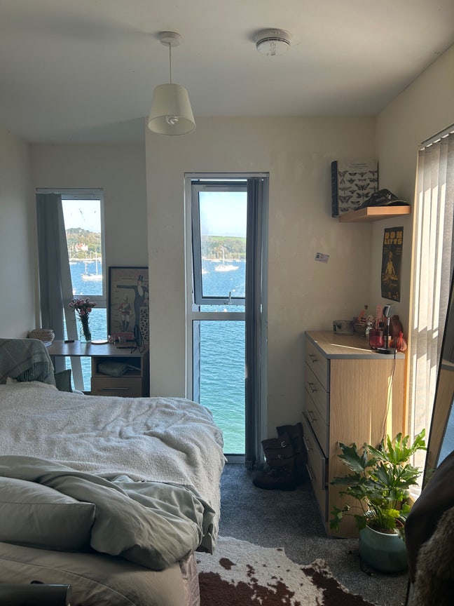 Beautiful room with sea views in the centre of fal Main Photo