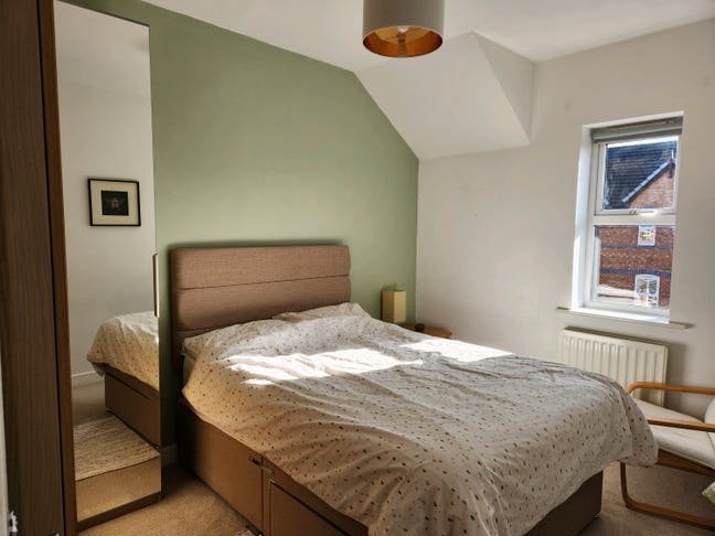 Double with own Bathroom. Hale, Altrincham WA15 Main Photo