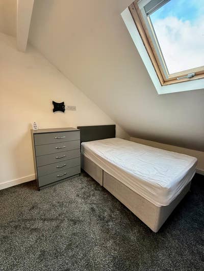 Stunning double en-suite rooms near city centre Main Photo