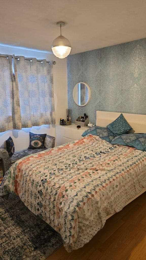 Double room is available for rent in - MK13 7NU Main Photo