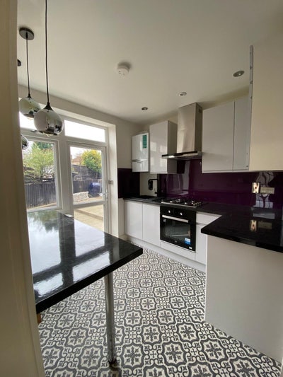 Double Bedroom-Ealing W7 Main Photo