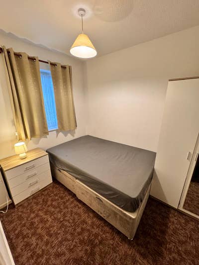 Room for Rent Spacious and Convenient Main Photo