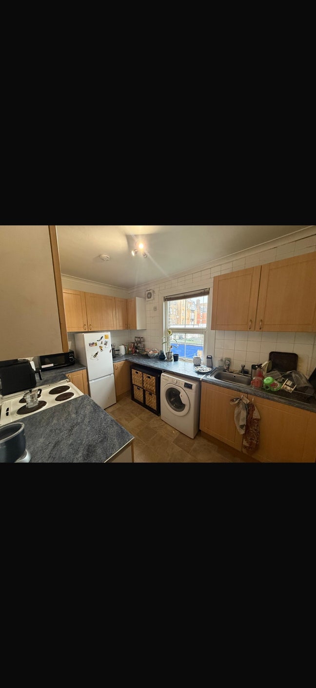 2 Bed FlatT Close to Manor House Tube station Main Photo