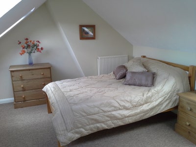 En suite & parking close to College & Hospital  Main Photo