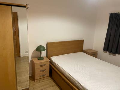 Room to rent near Heathrow airport (Cranford) Main Photo