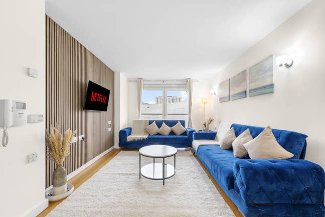 2 Bed Flat, Empire Way, HA9 Main Photo