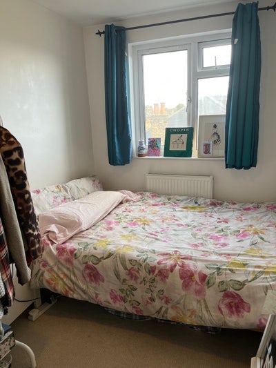 Cozy room in Ealing available from now! Main Photo