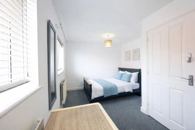 Modern Double Room (Rm 4 Buttercup Way, NR5) Main Photo