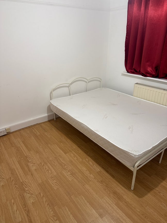 2 double rooms available  Main Photo
