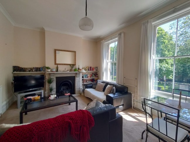 Furnished double room in a beautiful 4bed house 🏡  Main Photo